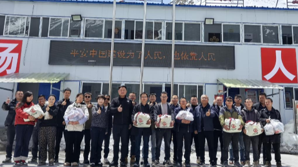 这场慰问，，，，，跨越2000公里
